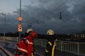 Einsatz BF Hoehenretter Koelner Seilbahn Hoehe Zoobruecke P2267